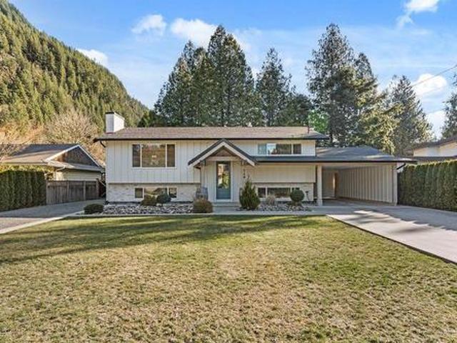 House for sale in Harrison Hot Springs, British Columbia