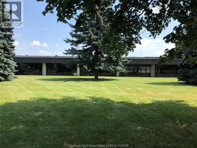 Commercial for rent in Chatham–kent, Ontario