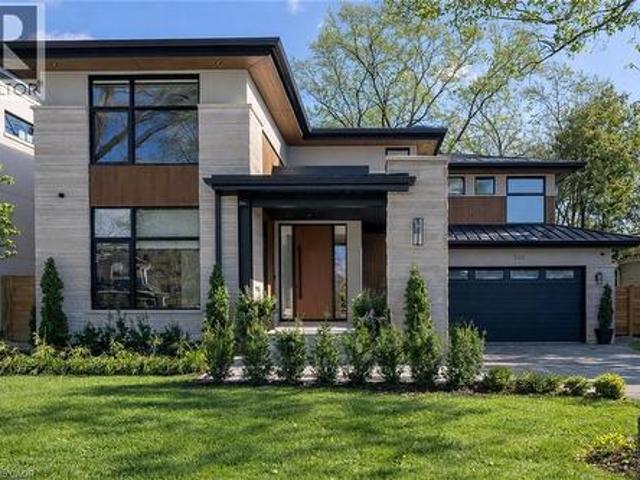 House for sale in Oakville, Golden Horseshoe