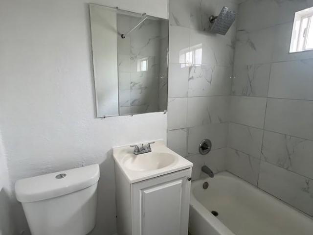 Apartment for rent in Canoga Park, California