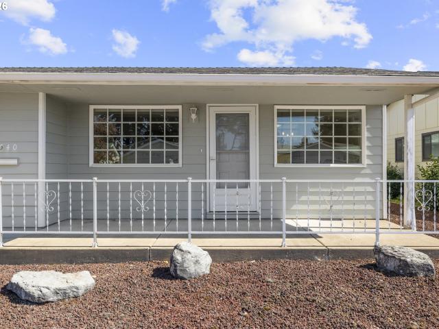 House for sale in Woodburn, Marion County