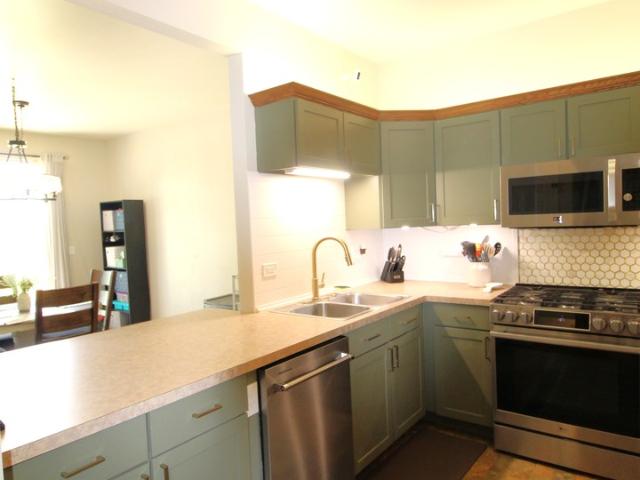 Townhouse for sale in Mchenry, Illinois