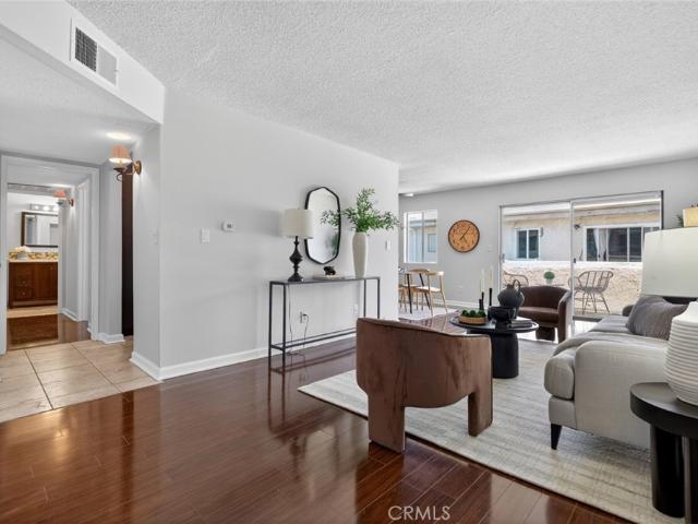 Condo for sale in Tarzana Neighborhood Council District, Canoga Park