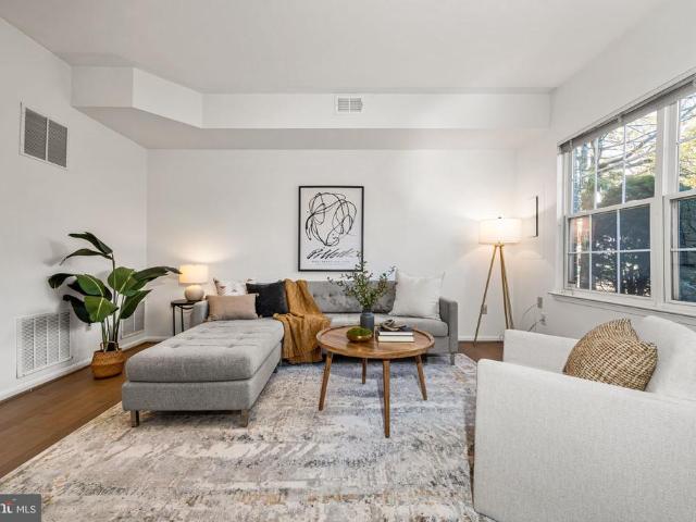 Townhouse for sale in Annandale, Fairfax County