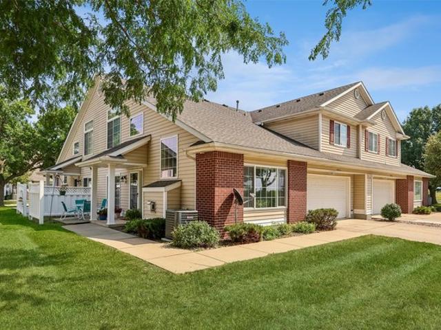 Townhouse for sale in Johnston, Iowa
