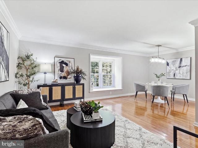 Townhouse for sale in Kings Park West, Fairfax County