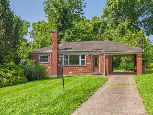 House for sale in Roselawn, Ohio