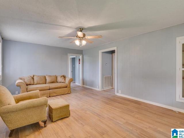 House for sale in Valhalla, Midfield