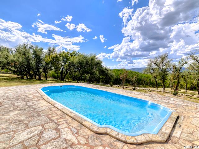 House for sale in Frio River Ranches, Leakey