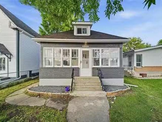 House for sale in East St. Paul, Manitoba
