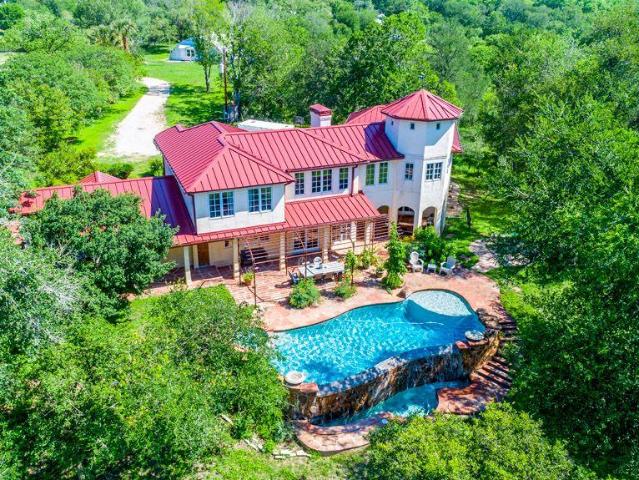 House for sale in Martindale, Texas