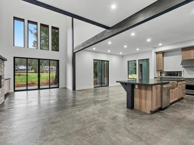 House for sale in Sandpoint