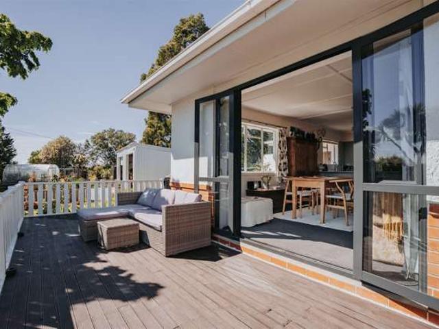 House for sale in Otakou