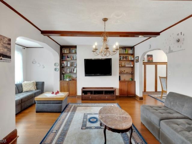 House for sale in Lyndhurst, New Jersey