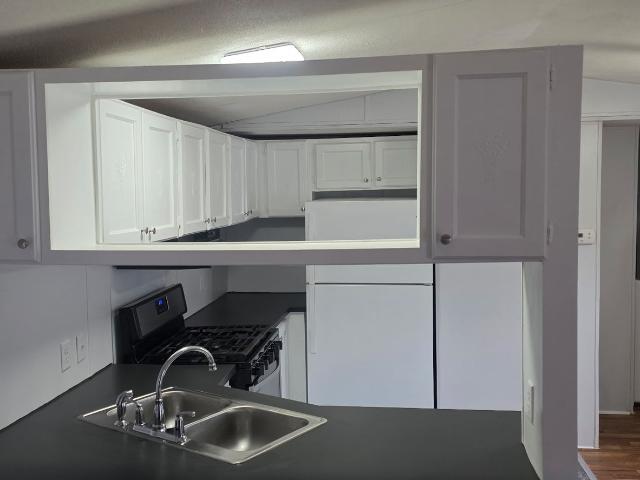 House for sale in Four Seasons Mobile Home Park, Belvidere