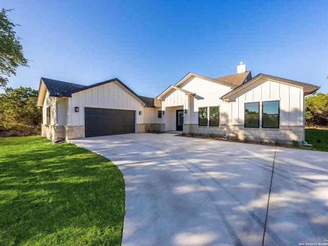 House for sale in Pipe Creek, Texas