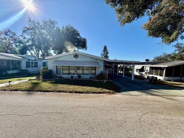 House for sale in Lady Lake, Florida