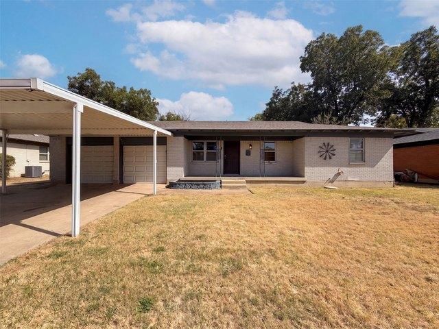 House for sale in Haltom City, Texas