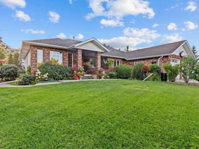 House for sale in Alberta