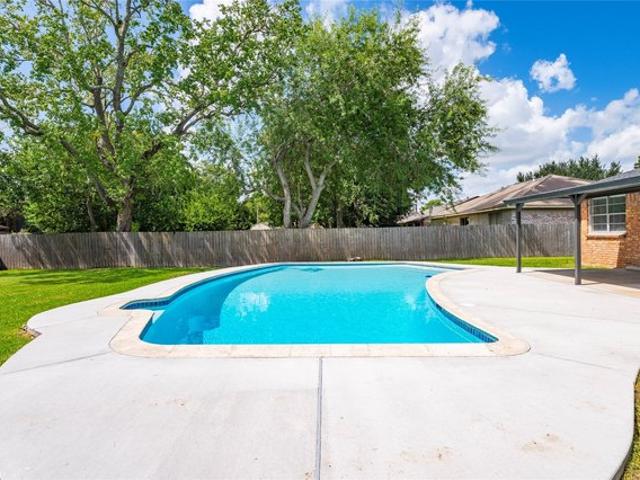 House for sale in Dickinson, Texas