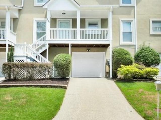 Townhouse for sale in Hoover, Alabama