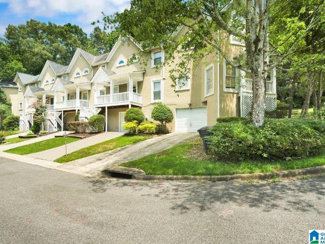 Townhouse for sale in Hoover, Alabama