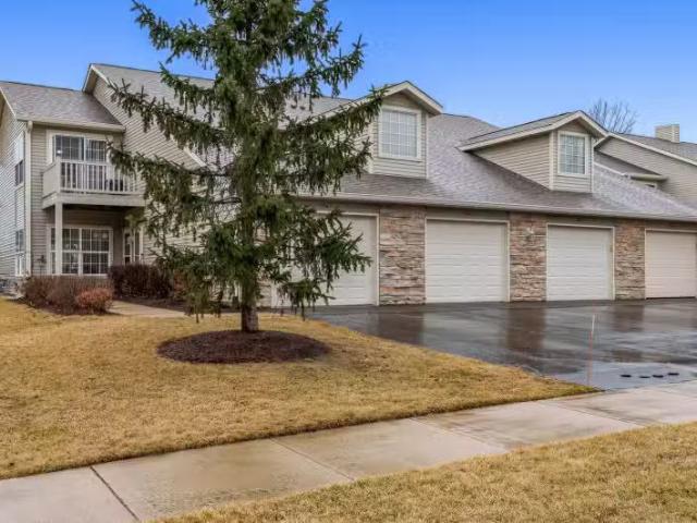 Condo for sale in Rockford Condo for sale in Rockford