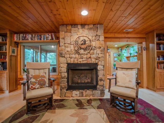 House for sale in Hebron, Galax
