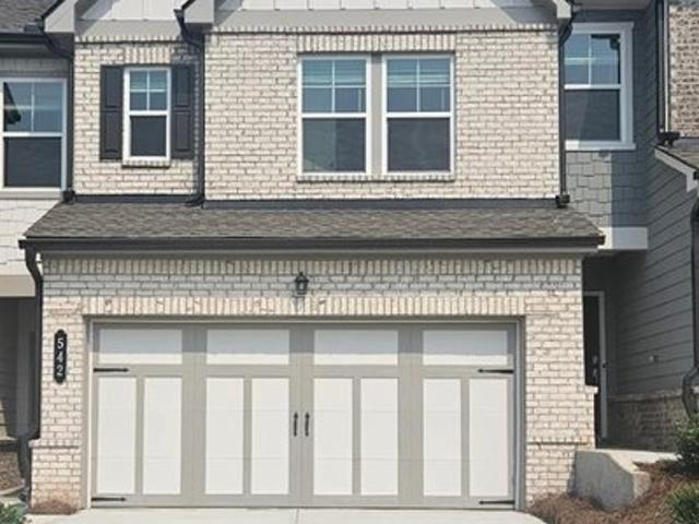 Townhouse for sale in Holly Springs, Georgia