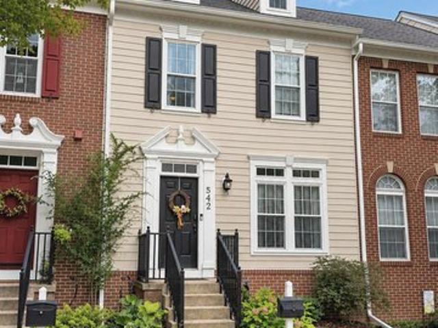 Townhouse for sale in Lakelands, Gaithersburg