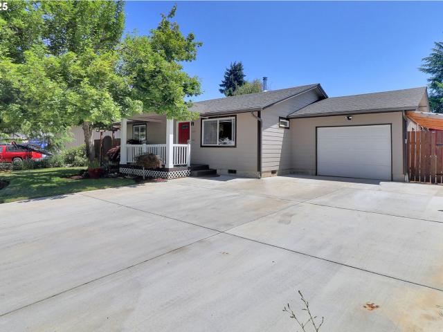 House for sale in Creswell