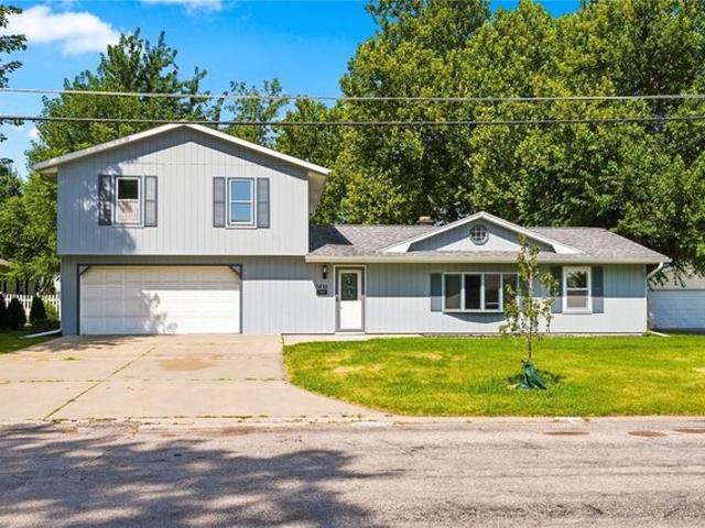 House for sale in Linn, Iowa