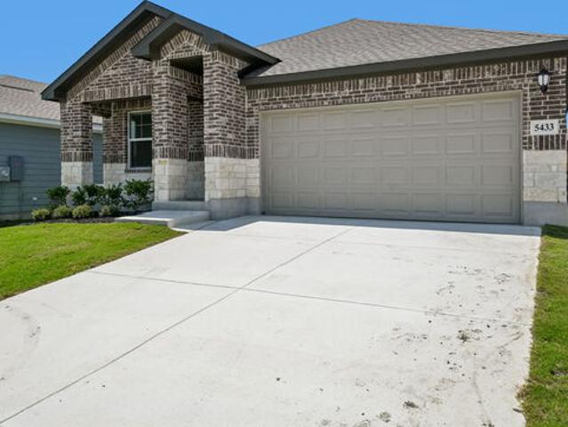 House for sale in Marion, Texas