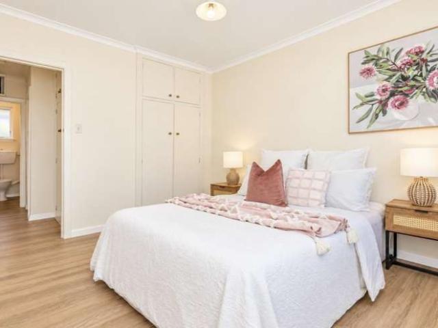 Apartment for sale in Edgeware, Canterbury