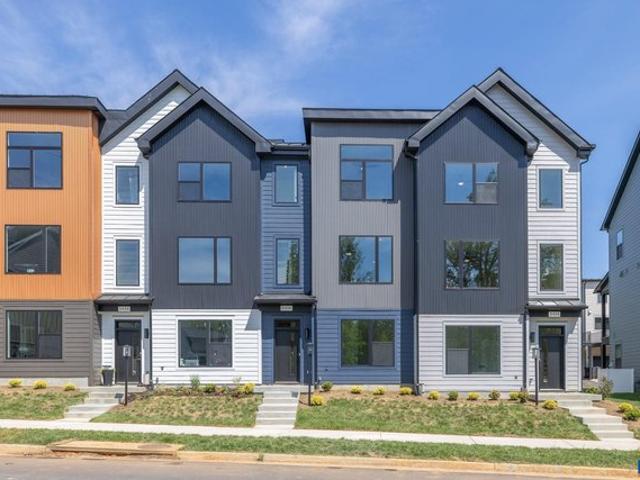Townhouse for sale in Virginia