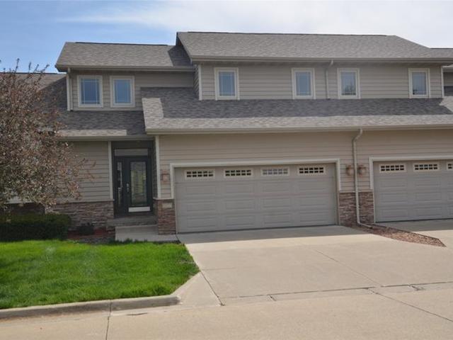 Townhouse for sale in Johnston, Iowa