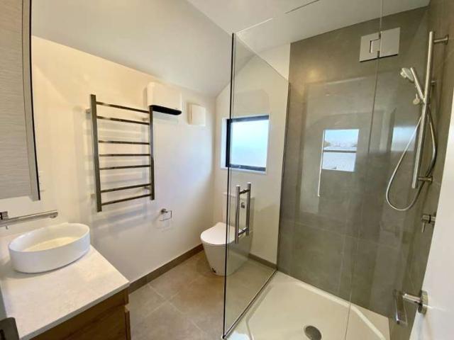 Townhouse for sale in Chaslands, Canterbury
