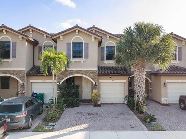 Townhouse for sale in Margate, Florida