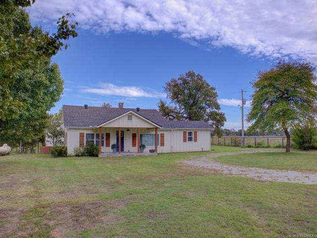 House for sale in Kansas, Delaware County