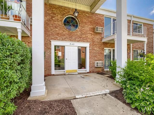 Condo for sale in Downers Grove, Illinois
