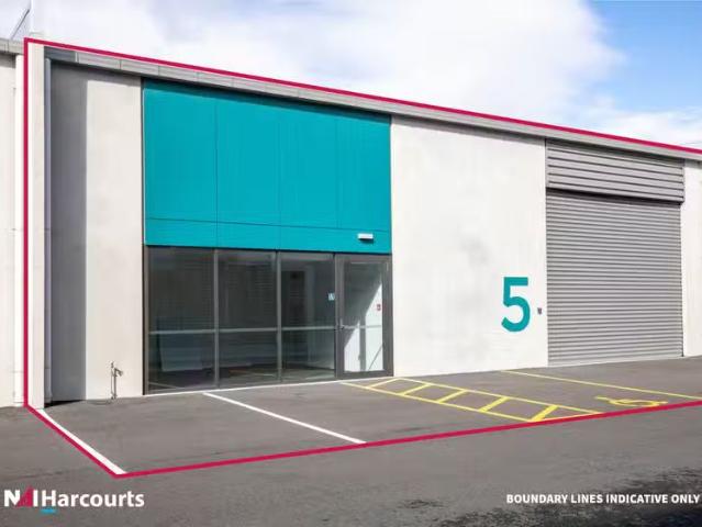 House for sale in Chaslands, Canterbury