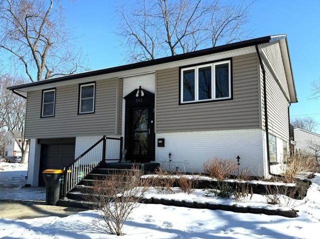 House for sale in Streamwood, Illinois