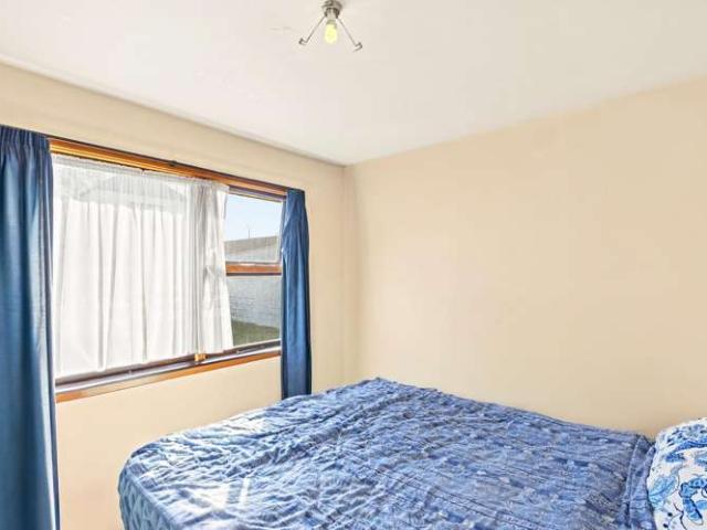 House for sale in Chaslands, Canterbury