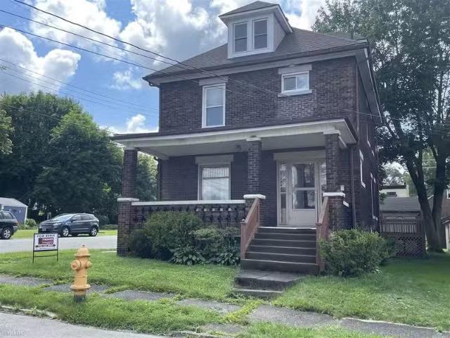 House for rent in Sharon