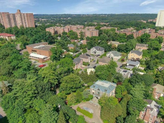 Townhouse for sale in The Bronx, Arverne