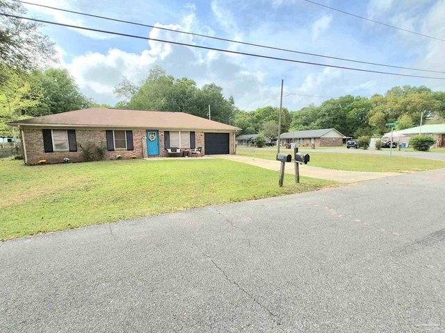 House for sale in Pace, Florida