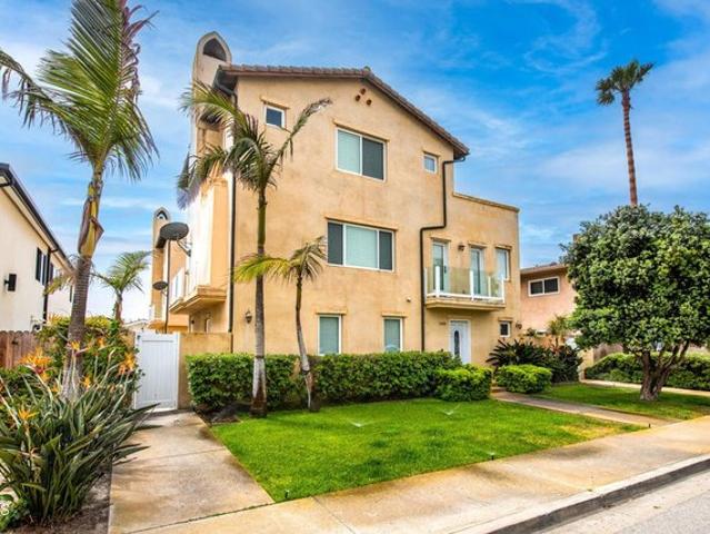 Townhouse for sale in Oxnard, California