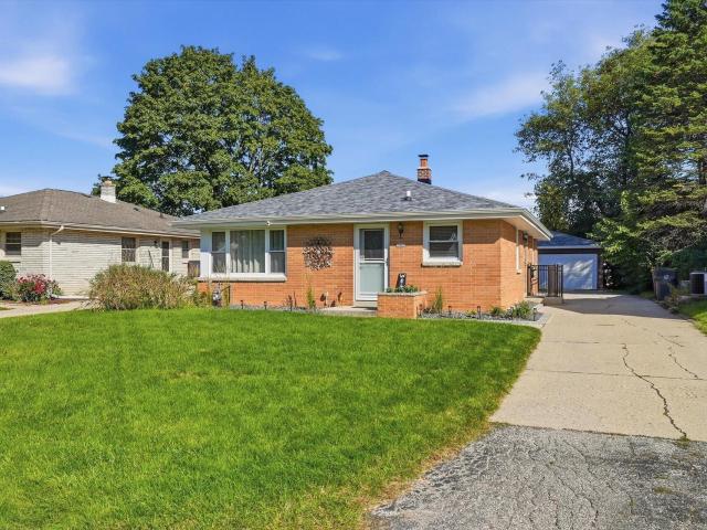 House for sale in Old Milwaukee Terrace, Hales Corners