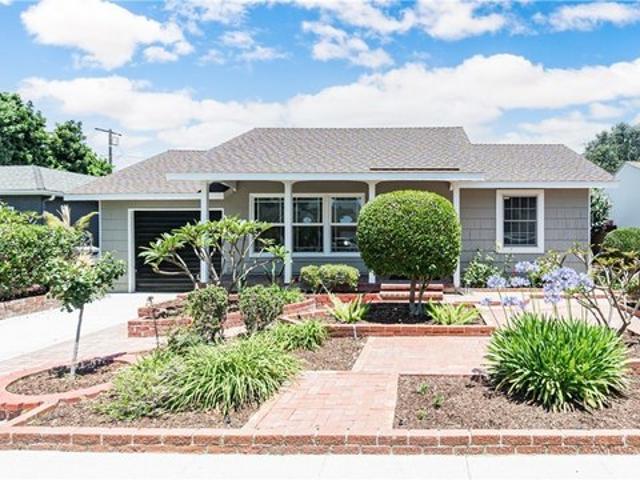 House for sale in Long Beach, California
