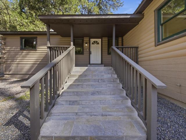 House for sale in Avery, California